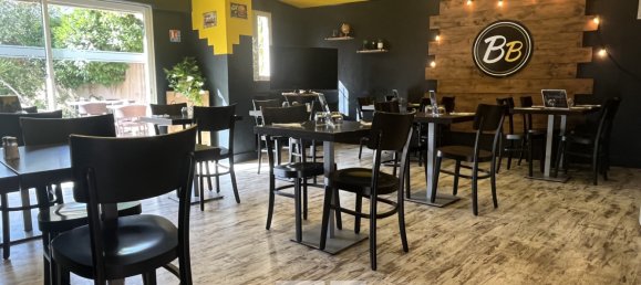 84m² Commercial property in Ajaccio, France No. 219437 4