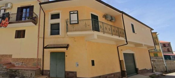 7 rooms Apartment in Cutro, Italy No. 183016 4