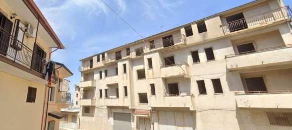 7 rooms Apartment in Cutro, Italy No. 183016 10