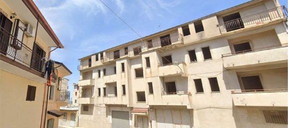 7 rooms Apartment in Cutro, Italy No. 183016 17