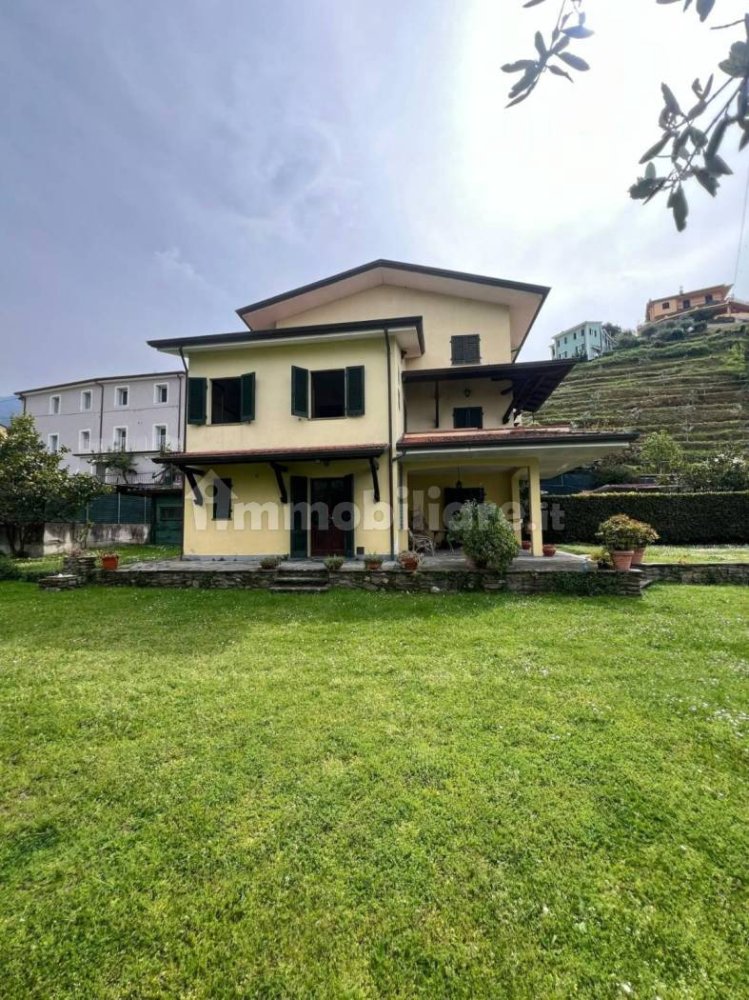 4 bedrooms Villa in Montignoso, Italy No. 349465