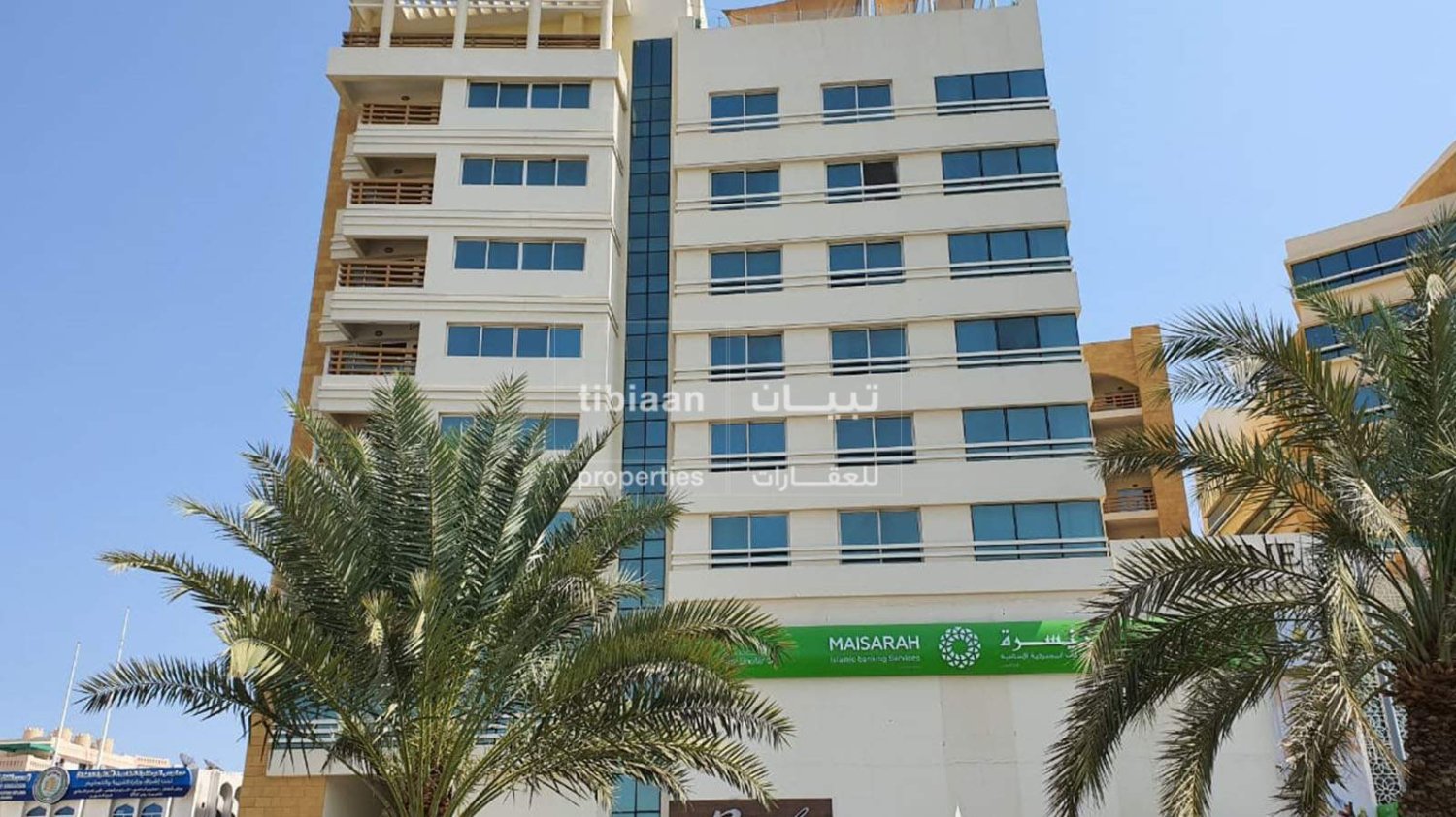 Tienda en Al Khuwair, Oman 159.45 m² No. 329