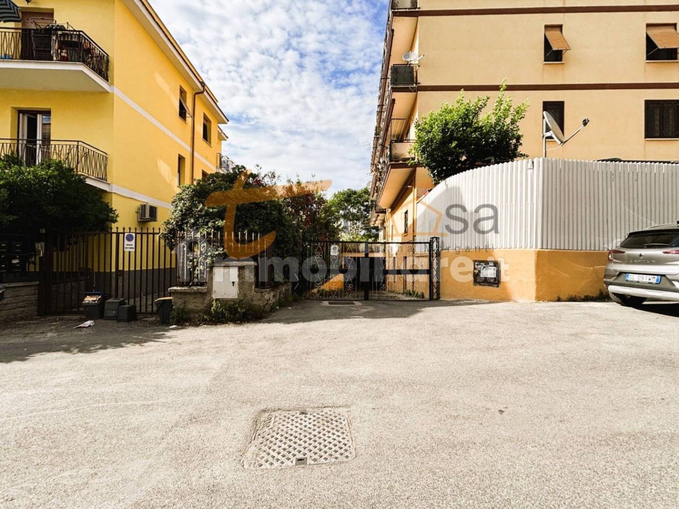 Garage à Rome, Italy 13m² No. 289808