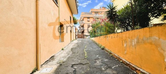 Garage à Rome, Italy 13m² No. 289808 5