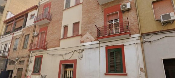 3 rooms Apartment in Foggia, Italy No. 163754 8