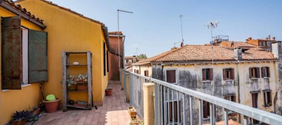 3 Schlafzimmer Wohnung in Venice, Italy, Nr. 358564 3