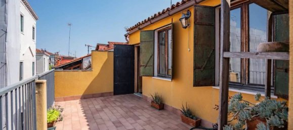 3 Schlafzimmer Wohnung in Venice, Italy, Nr. 358564 2