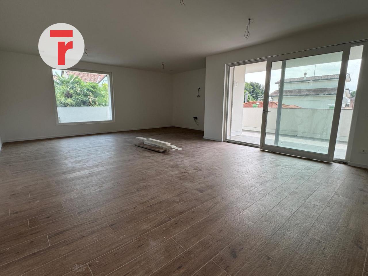 4 rooms Apartment in Padua, Italy No. 232994