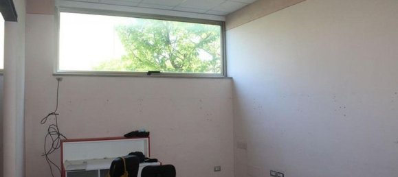 257m² Commercial property in Ponsacco, Italy No. 372695 21
