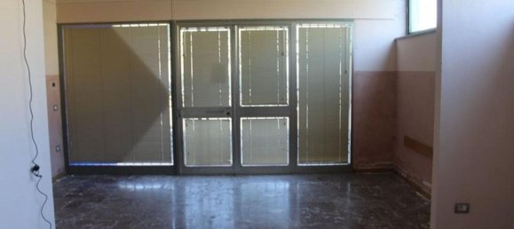 257m² Commercial property in Ponsacco, Italy No. 372695 25