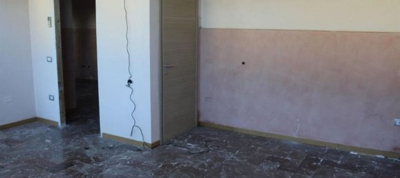 257m² Commercial property in Ponsacco, Italy No. 372695 29