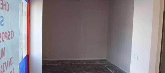 257m² Commercial property in Ponsacco, Italy No. 372695 3