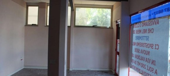 257m² Commercial property in Ponsacco, Italy No. 372695 4