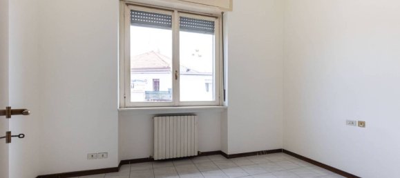 2 bedrooms Apartment in Carugo, Italy No. 341530 24