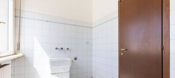 2 bedrooms Apartment in Carugo, Italy No. 341530 23