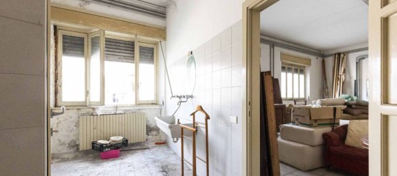 2 bedrooms Apartment in Carugo, Italy No. 341530 34