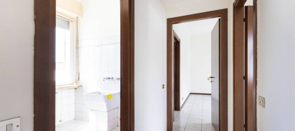 2 bedrooms Apartment in Carugo, Italy No. 341530 29