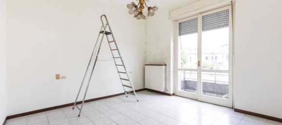 2 bedrooms Apartment in Carugo, Italy No. 341530 19