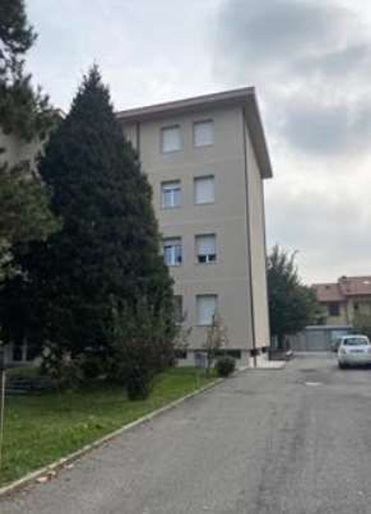 Квартира с 5 комнатами в Верано Брианца, Италия № 6160