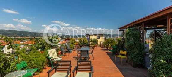 2 bedrooms Penthouse in Florence, Italy No. 110311 2