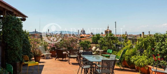2 bedrooms Penthouse in Florence, Italy No. 110311 3
