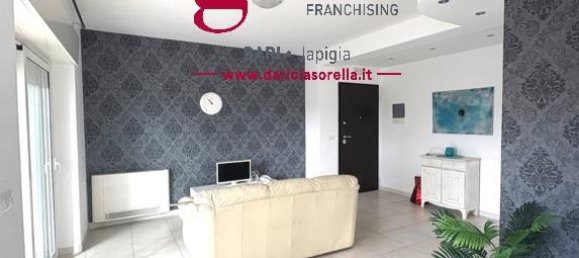 3-salle Appartement à Bari, Italy No. 235644 3