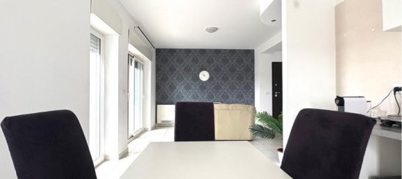 3-salle Appartement à Bari, Italy No. 235644 5