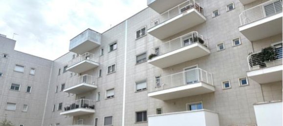 3-salle Appartement à Bari, Italy No. 235644 21