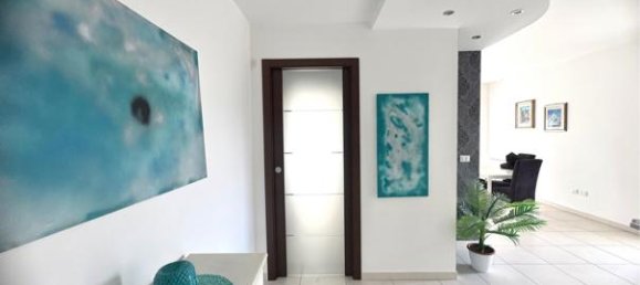 3-salle Appartement à Bari, Italy No. 235644 12