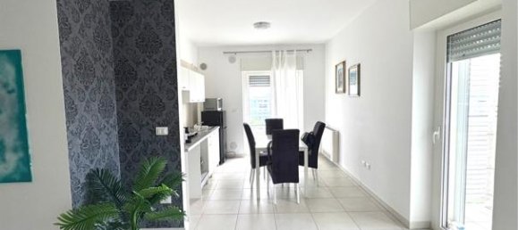 3-salle Appartement à Bari, Italy No. 235644 11