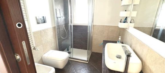 3-salle Appartement à Bari, Italy No. 235644 26