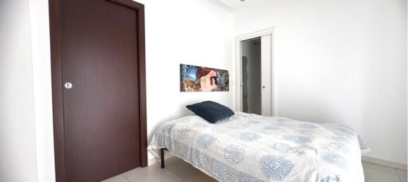 3-salle Appartement à Bari, Italy No. 235644 30