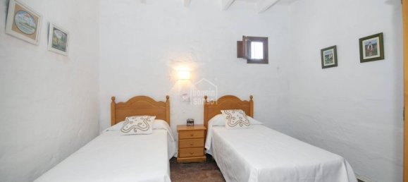 Villa de 4 dormitorios en Mahon, Spain No. 5178 11