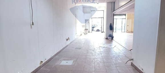 2-Zimmer Gewerbliche Immobilie in Bari, Italy, Nr. 208957 18