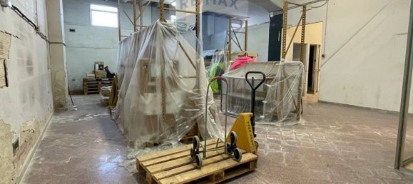 2-Zimmer Gewerbliche Immobilie in Bari, Italy, Nr. 208957 16