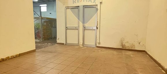 2-Zimmer Gewerbliche Immobilie in Bari, Italy, Nr. 208957 13