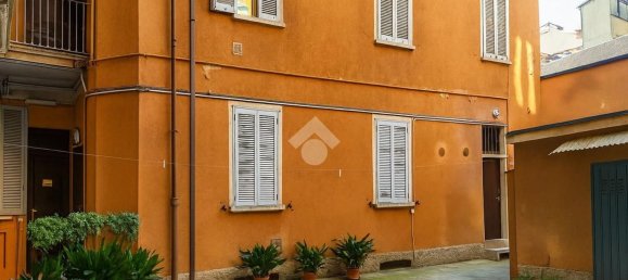 2 bedrooms Apartment in Milan, Italy No. 364994 2