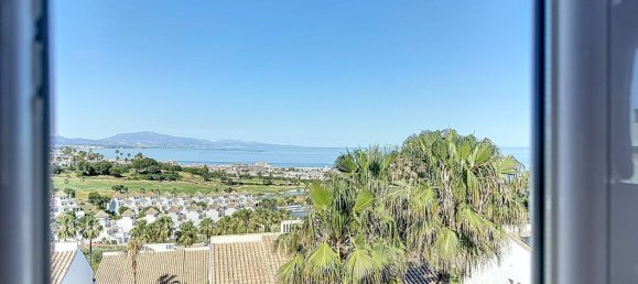 2 bedrooms Penthouse in Malaga, Spain No. 143813 3