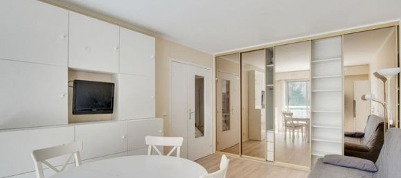 2 bedrooms Apartment in Paris, France No. 312331 7