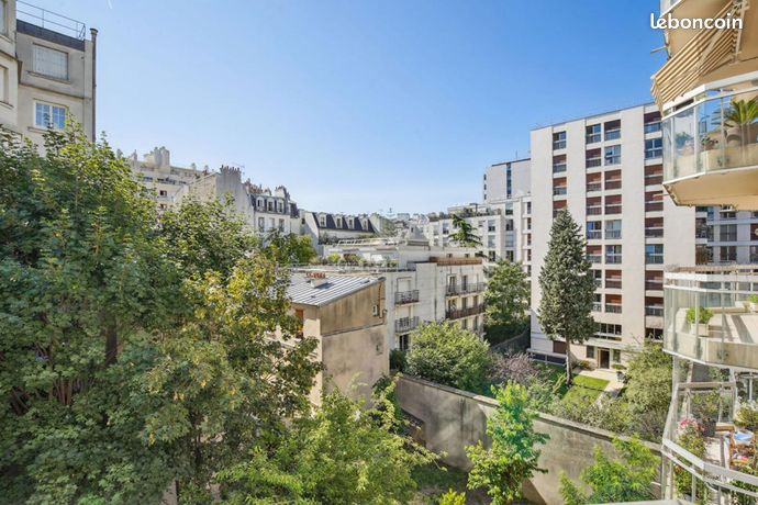 2 bedrooms Apartment in Paris, France No. 312331