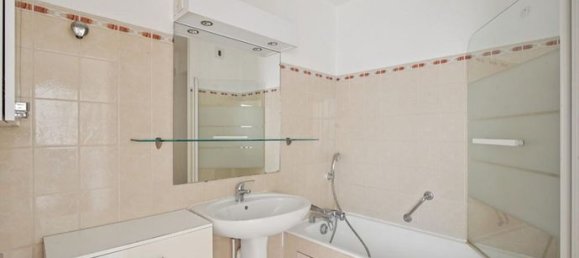 2 bedrooms Apartment in Paris, France No. 312331 12