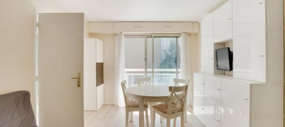 2 bedrooms Apartment in Paris, France No. 312331 5