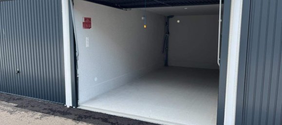  مرآب في Braunau am Inn, Austria رقم 176339 2