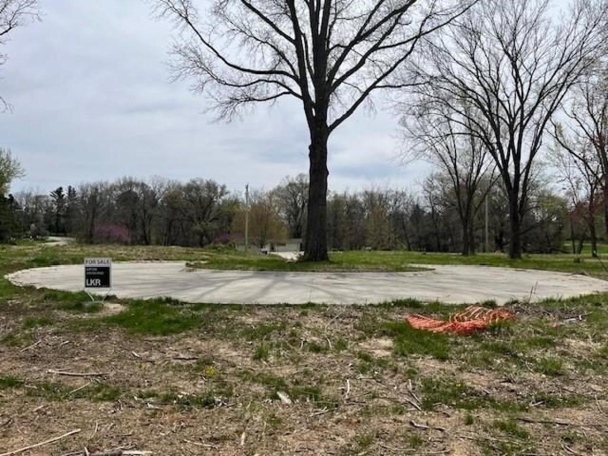  Land in Iowa City, USA No. 479439