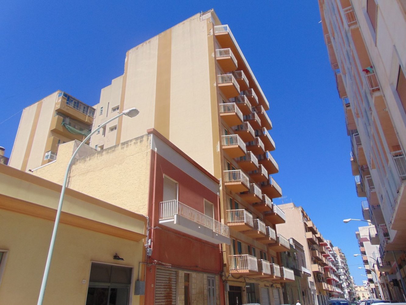 Apartamento de 4 habitaciónes en Marsala, Italy No. 102534