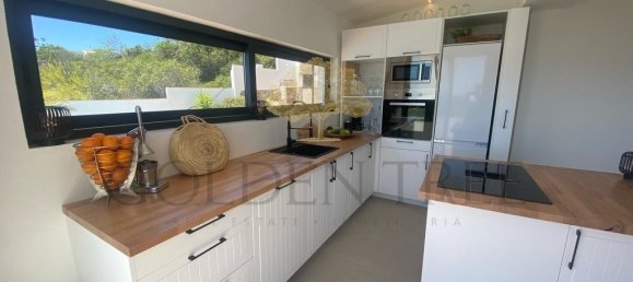 3 bedrooms Villa in Faro, Portugal No. 108111 4