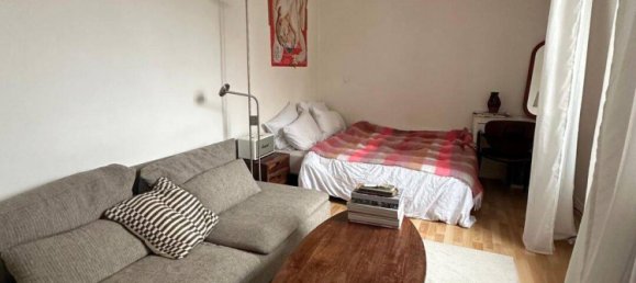 Studio in Paris, France No. 334208 2