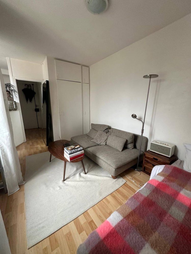 Studio in Paris, France No. 334208