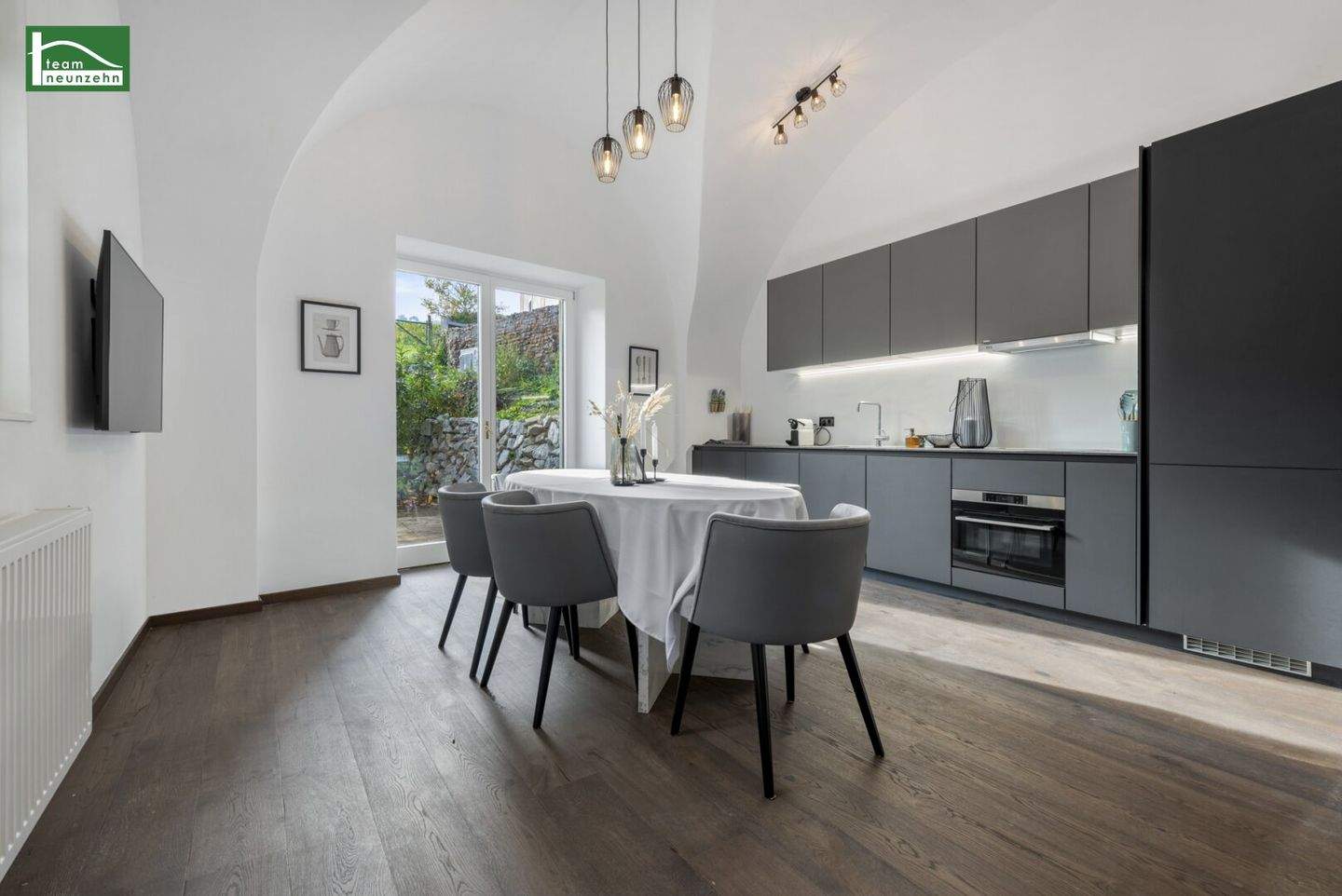 Квартира с 3 комнатами в Дёблинг, Австрия № 203634