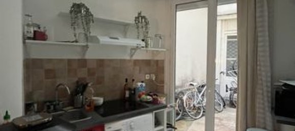 Studio in Paris, France No. 314859 3